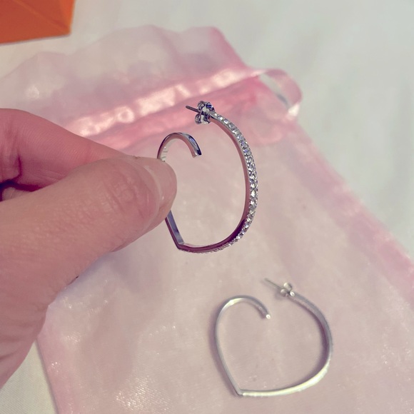 CZ silver heart earrings - Picture 3 of 3